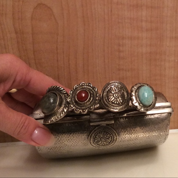 Silver Ring Handle Vintage Style Purse - Picture 2 of 4